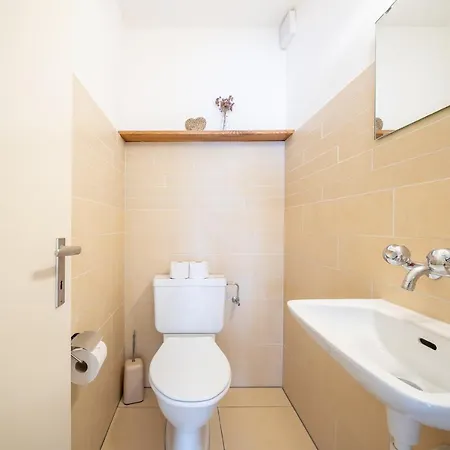 2205 Schoen Eingerichtete Mit Stilvollem Flair Apartment