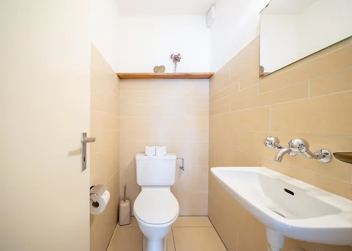 2205 Schoen Eingerichtete Mit Stilvollem Flair Apartman